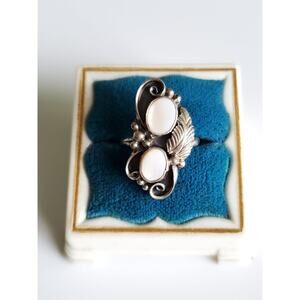 Vintage Southwestern Sterling Mother of Pearl Ring – 3.00g